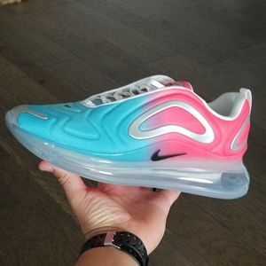 NEW Nike Air Max 720 Pink Sea Running Shoes